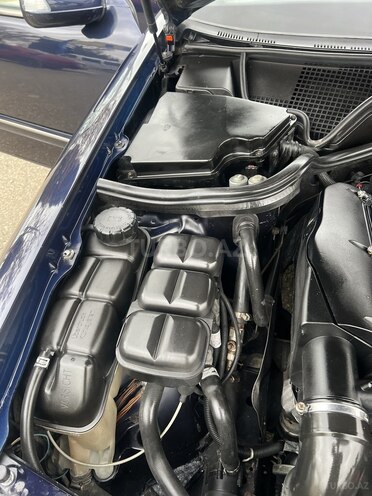Mercedes E 220 d 2001, 318,058 km - 2.2 л - Bakı