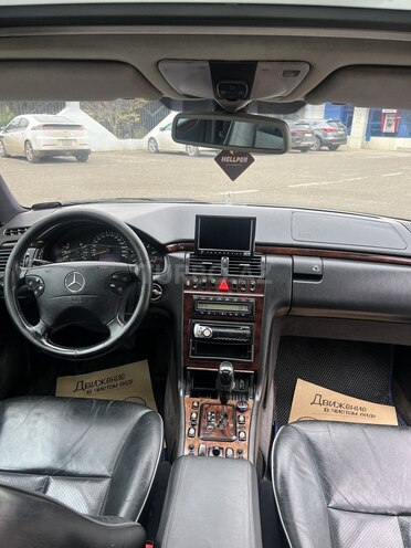 Mercedes E 220 d 2001, 318,058 km - 2.2 л - Bakı