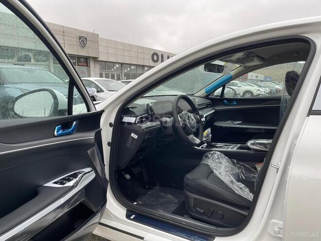 Kia K5-13