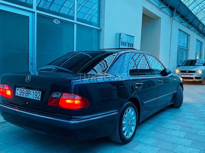 Mercedes E 240 2000, 225,000 km - 2.4 л - Tovuz