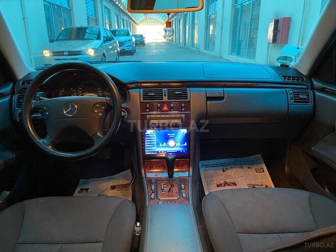 Mercedes E 240 2000, 225,000 km - 2.4 л - Tovuz