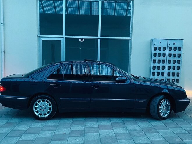 Mercedes E 240 2000, 225,000 km - 2.4 л - Tovuz