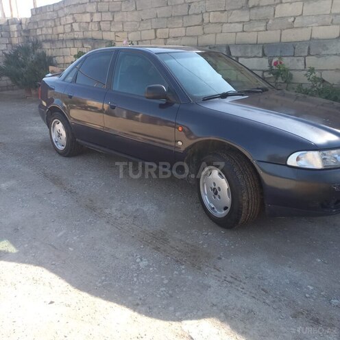 Audi A4 1997, 150,000 km - 1.8 l - Bakı