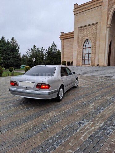 Mercedes E 220 d 2001, 370,000 km - 2.2 л - Bakı