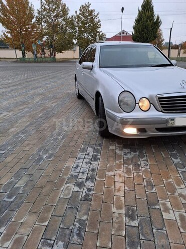 Mercedes E 220 d 2001, 370,000 km - 2.2 л - Bakı