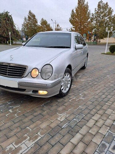 Mercedes E 220 d 2001, 370,000 km - 2.2 л - Bakı