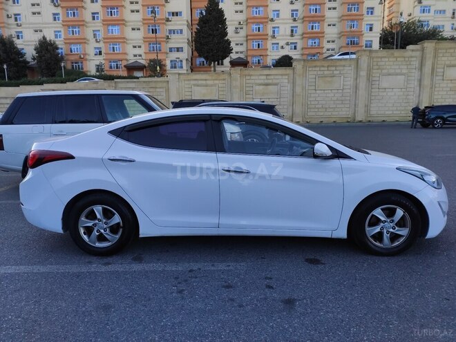Hyundai Avante 2015, 250,000 km - 1.6 л - Bakı