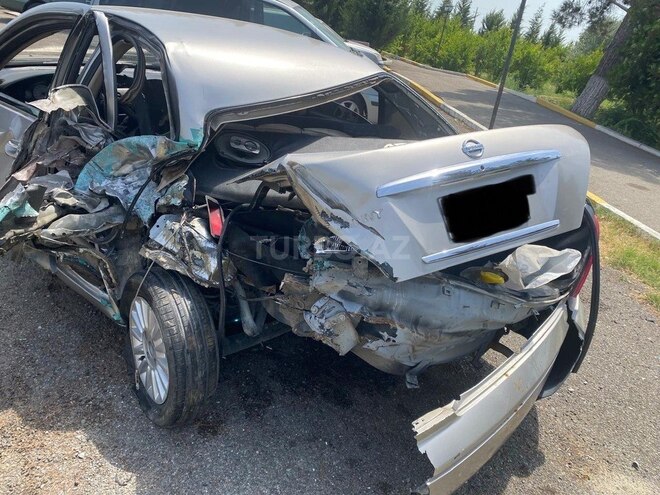 Nissan Sunny 2006, 220,456 km - 1.6 л - Bakı