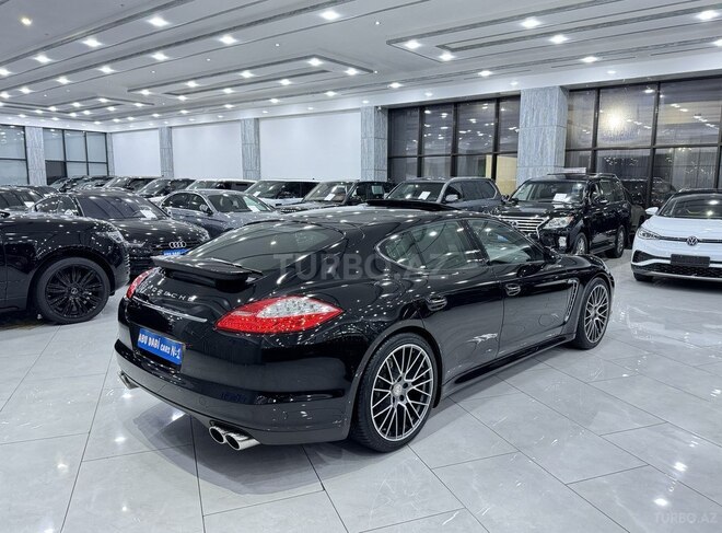 Porsche Panamera-5