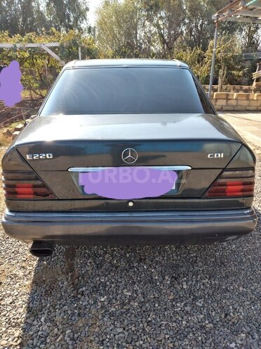 Mercedes E 250 1994, 777,855 km - 2.5 l - Biləsuvar