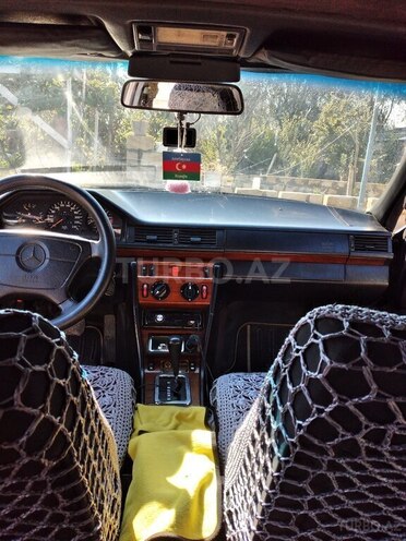 Mercedes E 250 1994, 777,855 km - 2.5 l - Biləsuvar