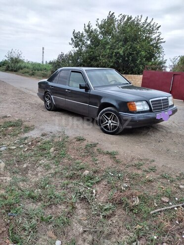 Mercedes E 250 1994, 777,855 km - 2.5 l - Biləsuvar