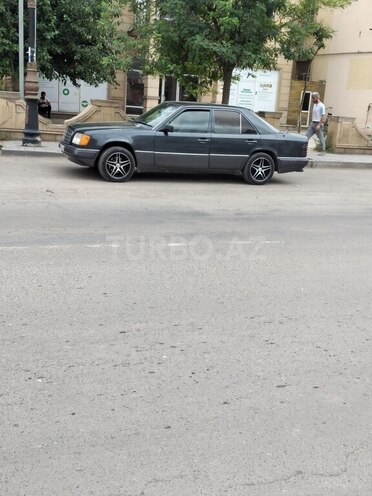 Mercedes E 250 1994, 777,855 km - 2.5 l - Biləsuvar