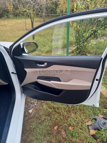 Hyundai Accent 2019, 69,572 km - 1.6 л - Bakı