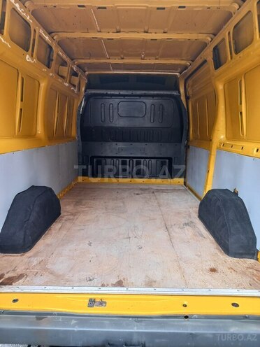 Ford Transit-12