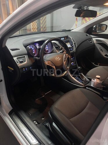 Hyundai Elantra 2015, 297,729 km - 1.8 л - Bakı
