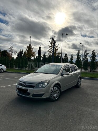 Opel Astra 2006, 362,000 km - 1.4 l - Salyan