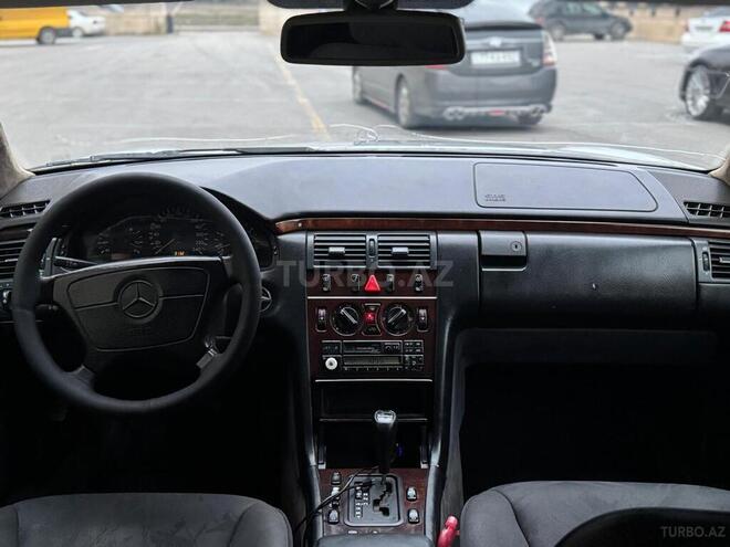 Mercedes E 230 1997, 329,000 km - 2.3 l - Xırdalan