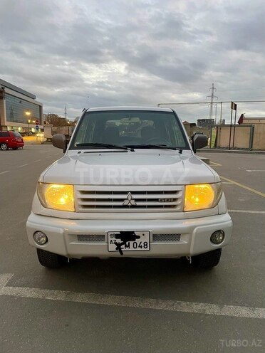 Mitsubishi Pajero io 2001, 278,000 km - 1.8 l - Bakı