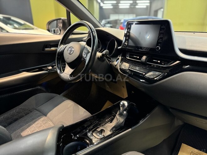Toyota C-HR 2022, 60,000 km - 1.8 l - Bakı