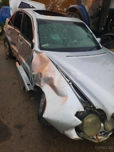 Mercedes E 230 1997, 200,000 km - 2.3 l - Füzuli