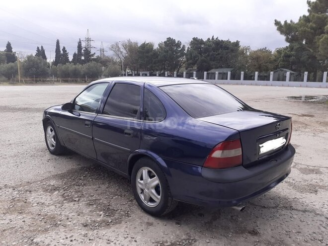 Opel Vectra 1996, 240,000 km - 1.6 l - Sumqayıt