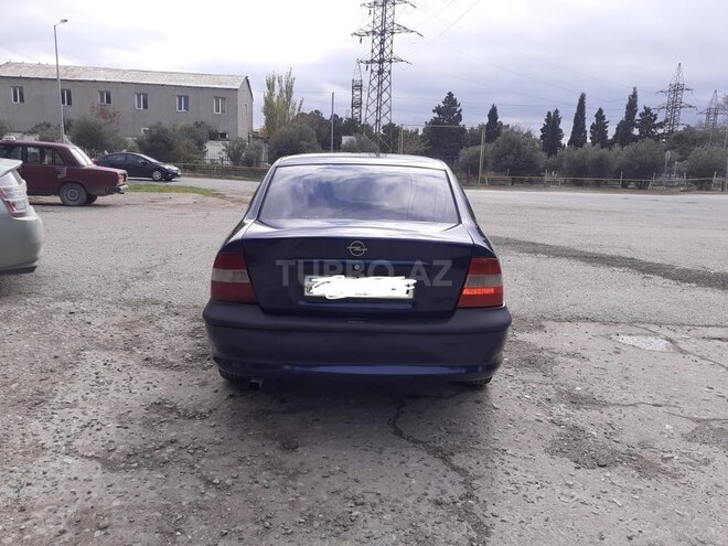 Opel Vectra 1996, 240,000 km - 1.6 l - Sumqayıt