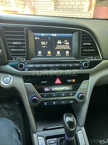Hyundai Elantra 2018, 77,585 km - 2.0 l - Bakı