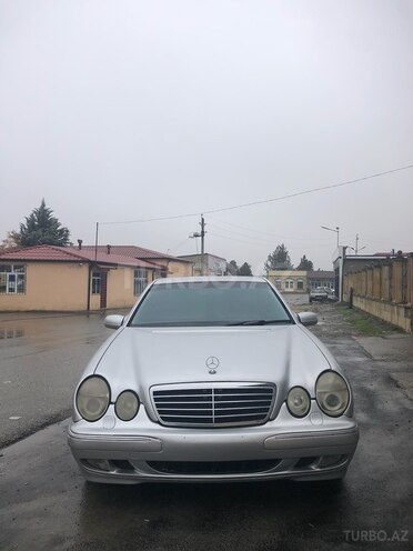 Mercedes E 240 2001, 312,568 km - 2.4 л - Quba