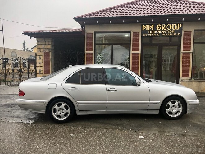 Mercedes E 240 2001, 312,568 km - 2.4 л - Quba