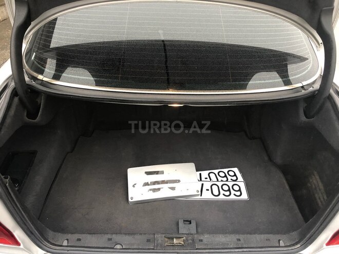 Mercedes E 240 2001, 312,568 km - 2.4 л - Quba