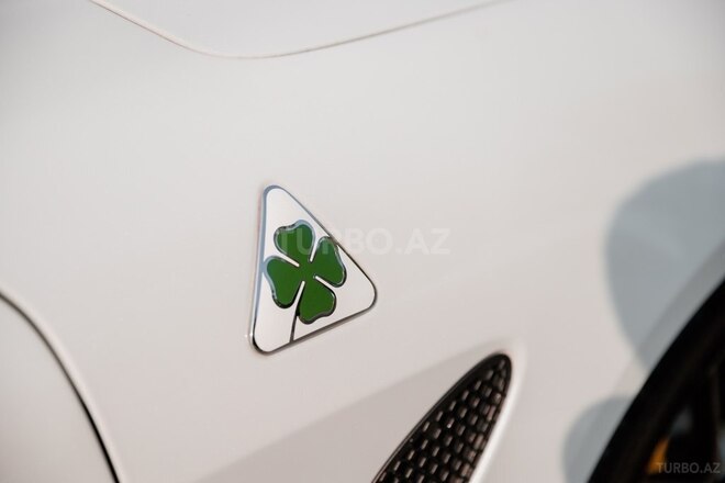 Alfa Romeo Giulia-10