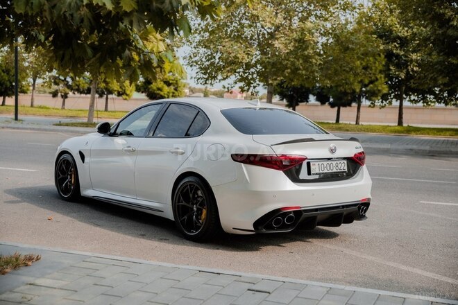 Alfa Romeo Giulia-5