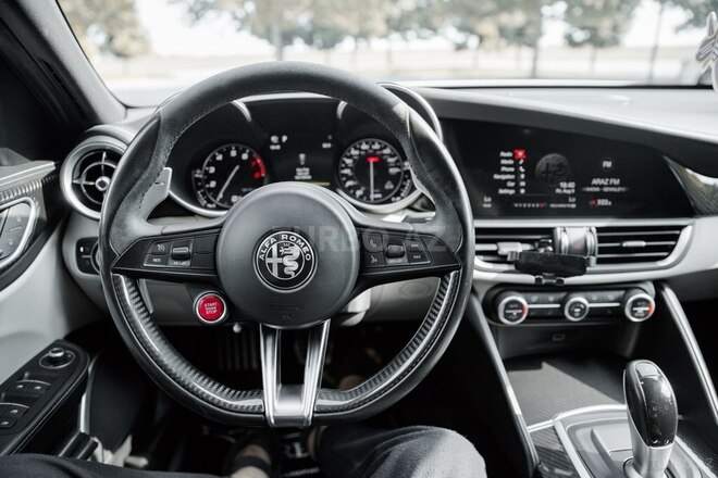 Alfa Romeo Giulia-13