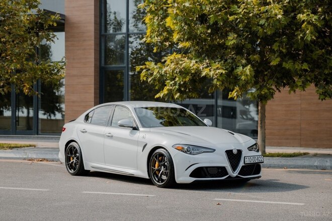 Alfa Romeo Giulia-1