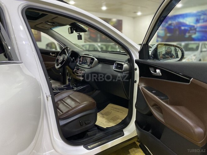 Kia Sorento-13