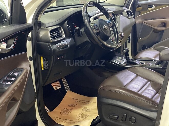 Kia Sorento-12
