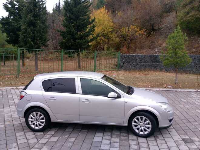 Opel Astra 2006, 230,000 km - 1.3 л - Balakən