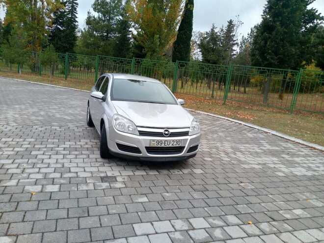 Opel Astra 2006, 230,000 km - 1.3 л - Balakən