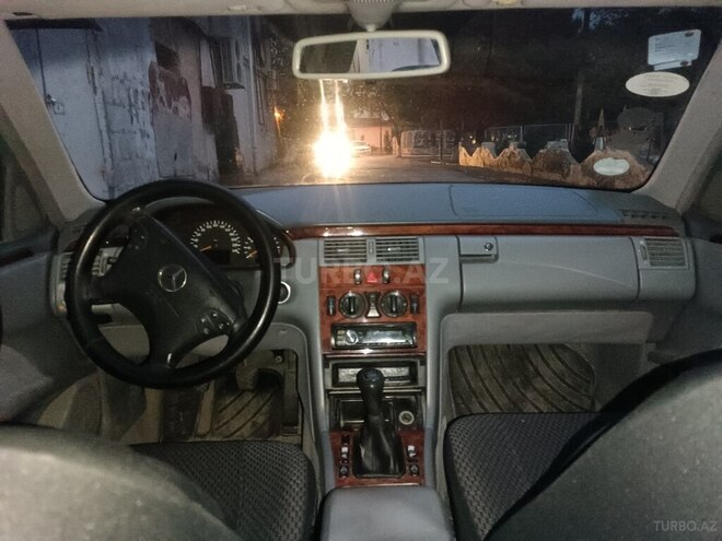 Mercedes E 200 1999, 377,000 km - 2.0 l - Sumqayıt