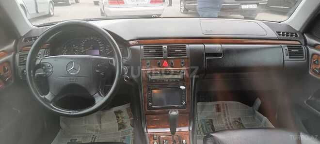 Mercedes E 240 2000, 346,984 km - 2.4 l - Ucar