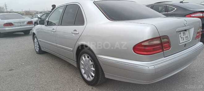 Mercedes E 240 2000, 346,984 km - 2.4 l - Ucar