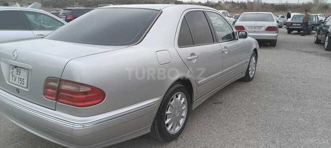 Mercedes E 240 2000, 346,984 km - 2.4 l - Ucar