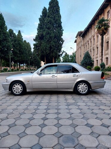 Mercedes C 220 d 1999, 400,675 km - 2.2 л - Yevlax