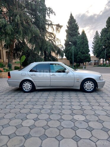 Mercedes C 220 d 1999, 400,675 km - 2.2 л - Yevlax