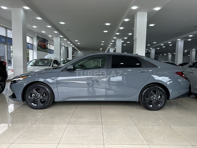 Hyundai Elantra-3