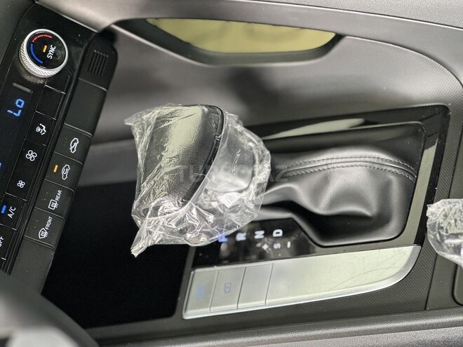 Hyundai Elantra-13