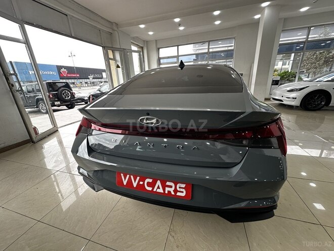 Hyundai Elantra-8