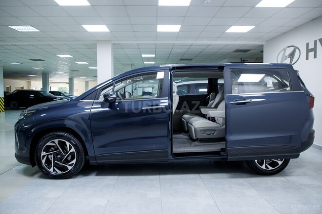 Hyundai Custin-11