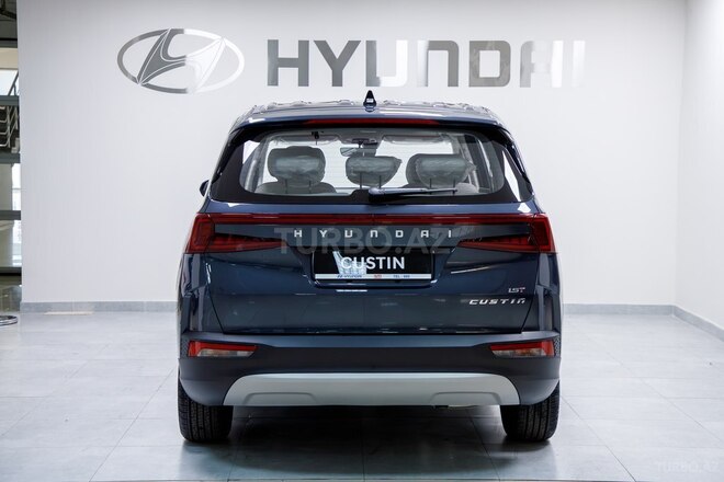Hyundai Custin-20